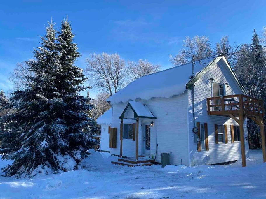 Notre-Dame-Des-Bois Le Jazz- Chalet Rustique/Chic Avec Spa מראה חיצוני תמונה