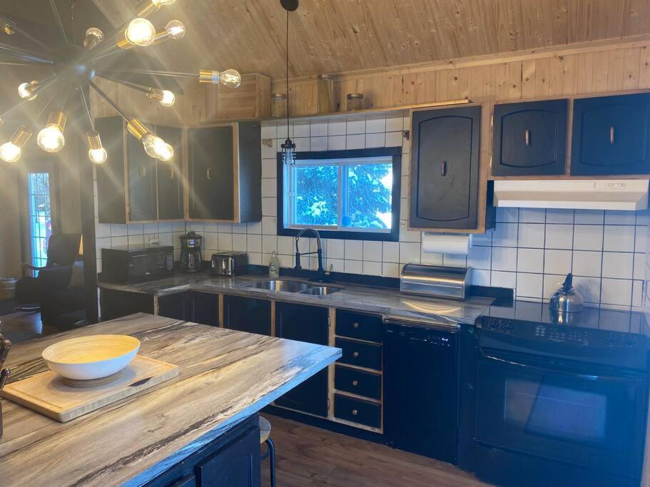 Notre-Dame-Des-Bois Le Jazz- Chalet Rustique/Chic Avec Spa מראה חיצוני תמונה