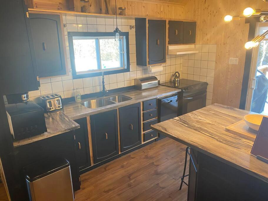 Notre-Dame-Des-Bois Le Jazz- Chalet Rustique/Chic Avec Spa מראה חיצוני תמונה